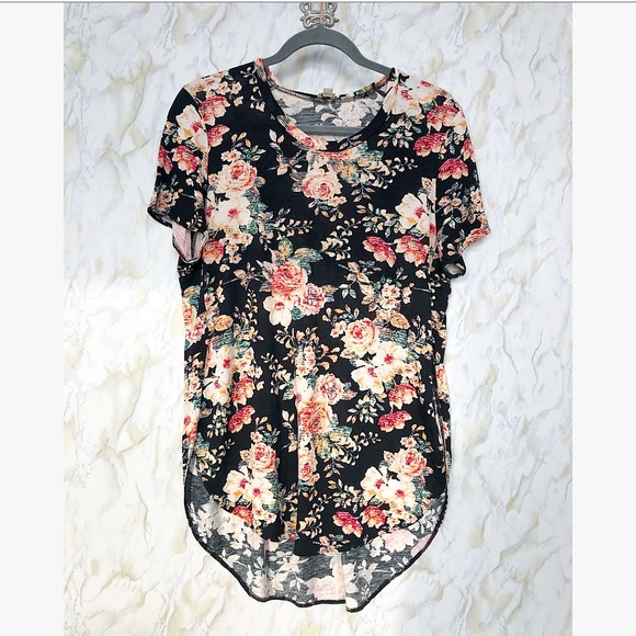 Aritzia Wilfred floral tee medium black red spring